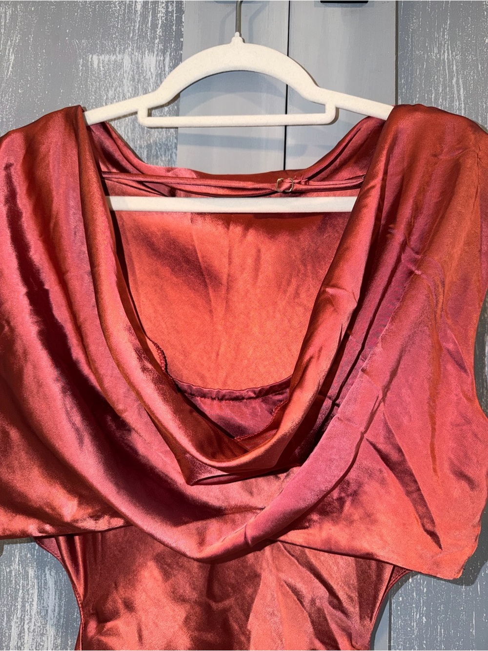 Selfie Leslie Satin Open Back Maxi Dress in Autumn Red NWT - Picture 6 of 8